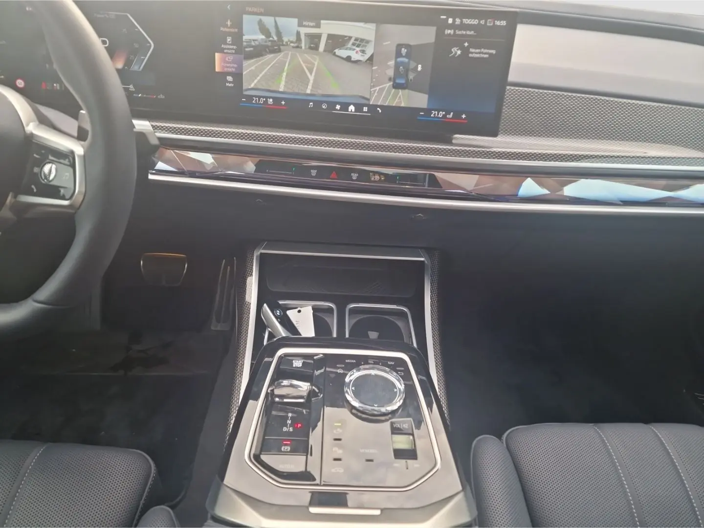 740 d xDrive M Sport B&W