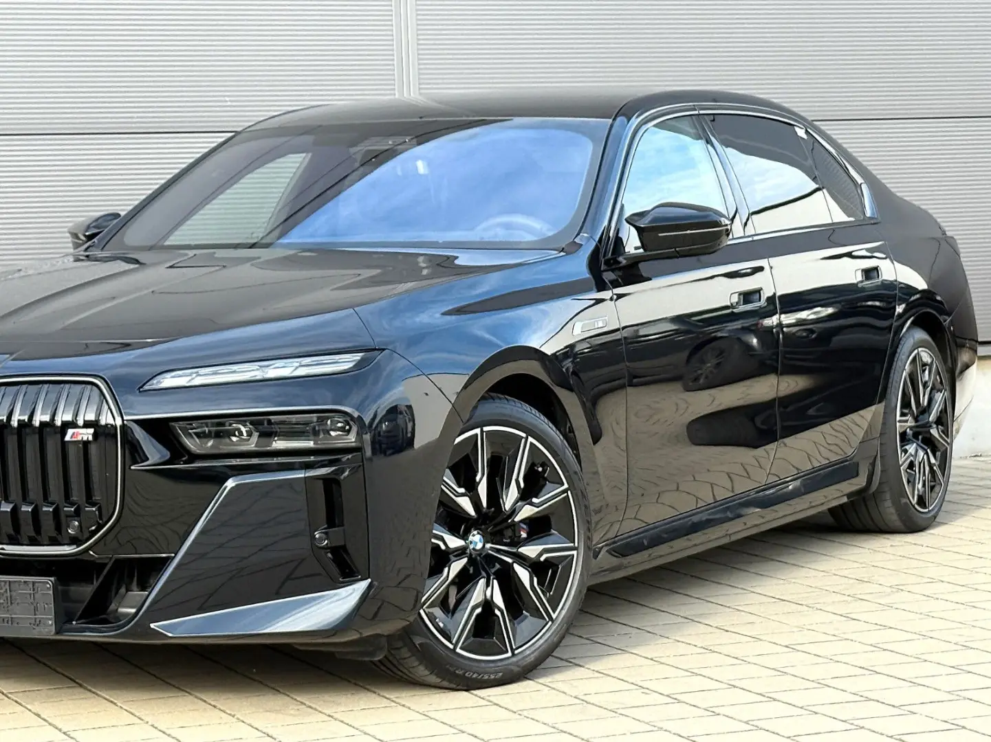 i7 xDrive M70 Integral Pano Sky TV B&W Sitzbelüf