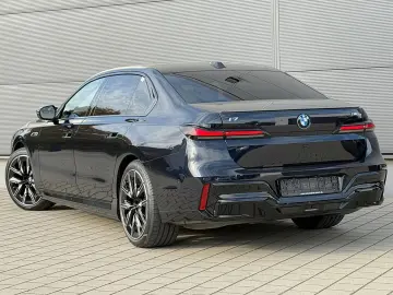 i7 xDrive M70 Integral Pano Sky TV B&W Sitzbelüf