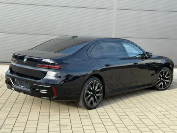 i7 xDrive M70 Integral Pano Sky TV B&W Sitzbelüf