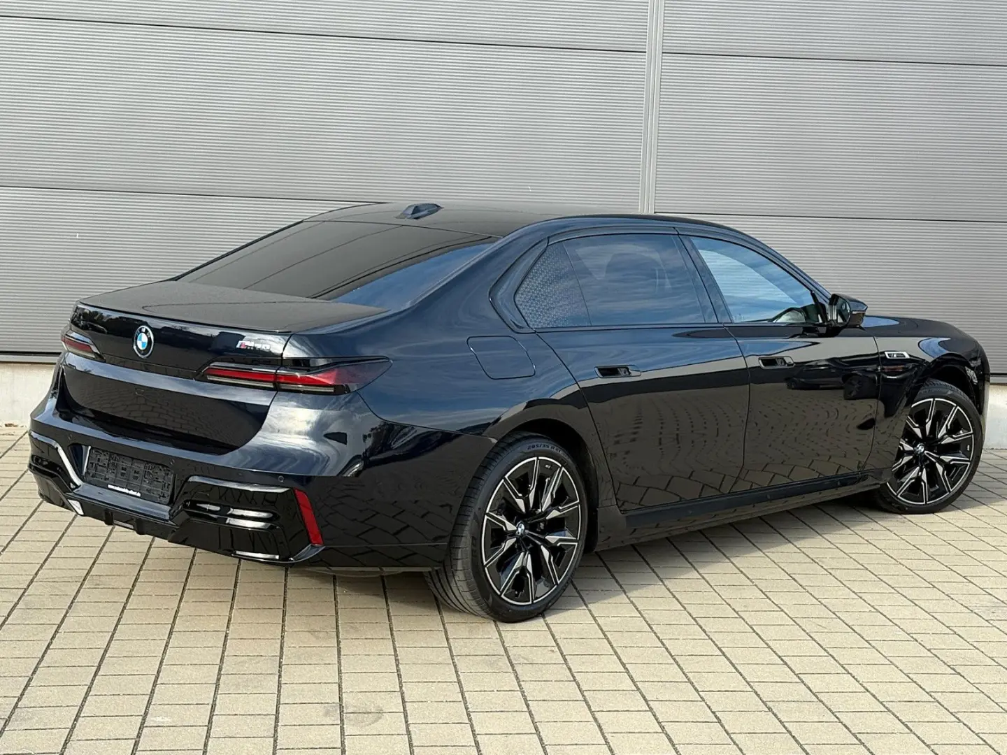 i7 xDrive M70 Integral Pano Sky TV B&W Sitzbelüf