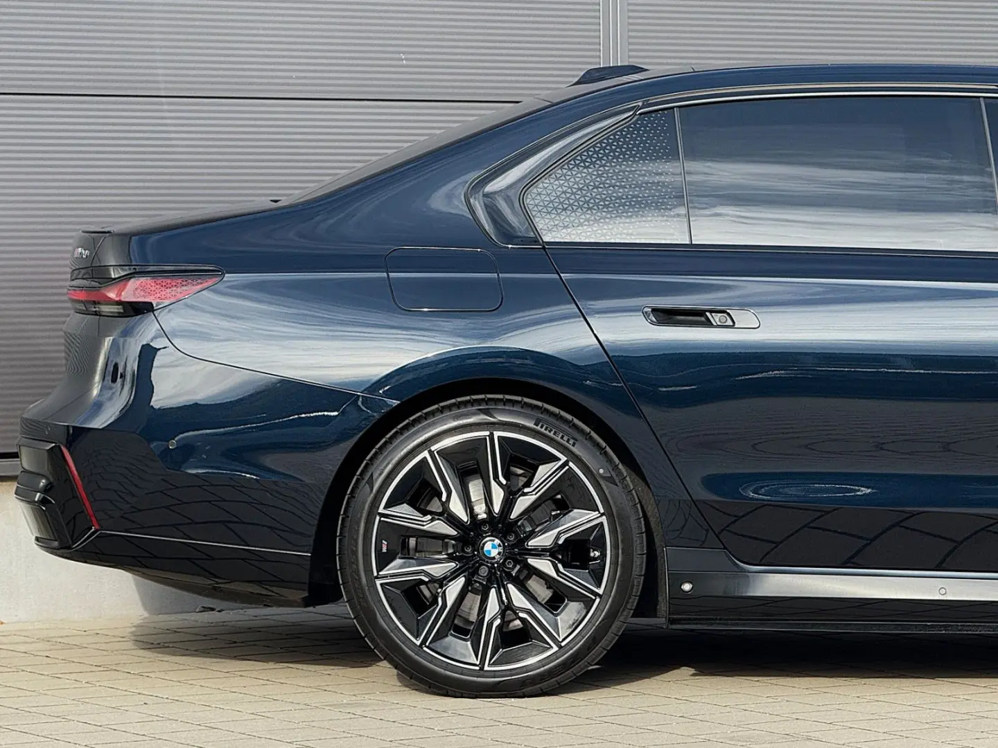 i7 xDrive M70 Integral Pano Sky TV B&W Sitzbelüf