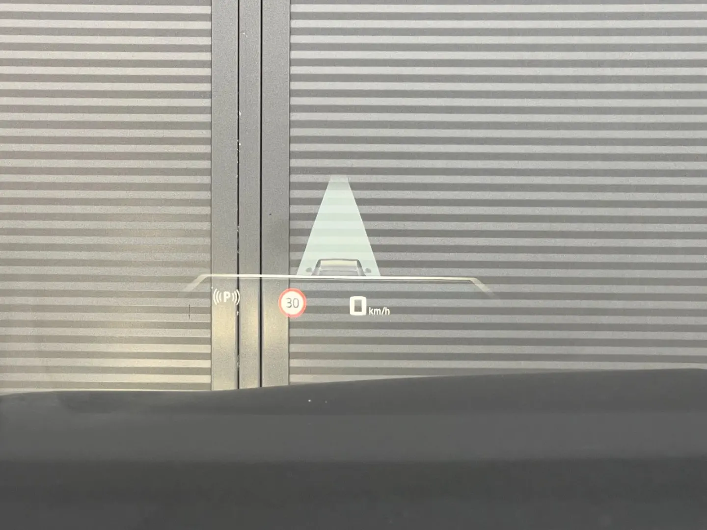 i7 xDrive M70 Integral Pano Sky TV B&W Sitzbelüf