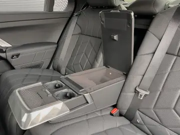 i7 xDrive M70 Integral Pano Sky TV B&W Sitzbelüf