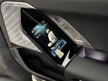 i7 xDrive M70 Integral Pano Sky TV B&W Sitzbelüf