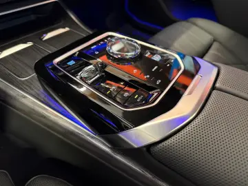 i7 xDrive M70 Integral Pano Sky TV B&W Sitzbelüf