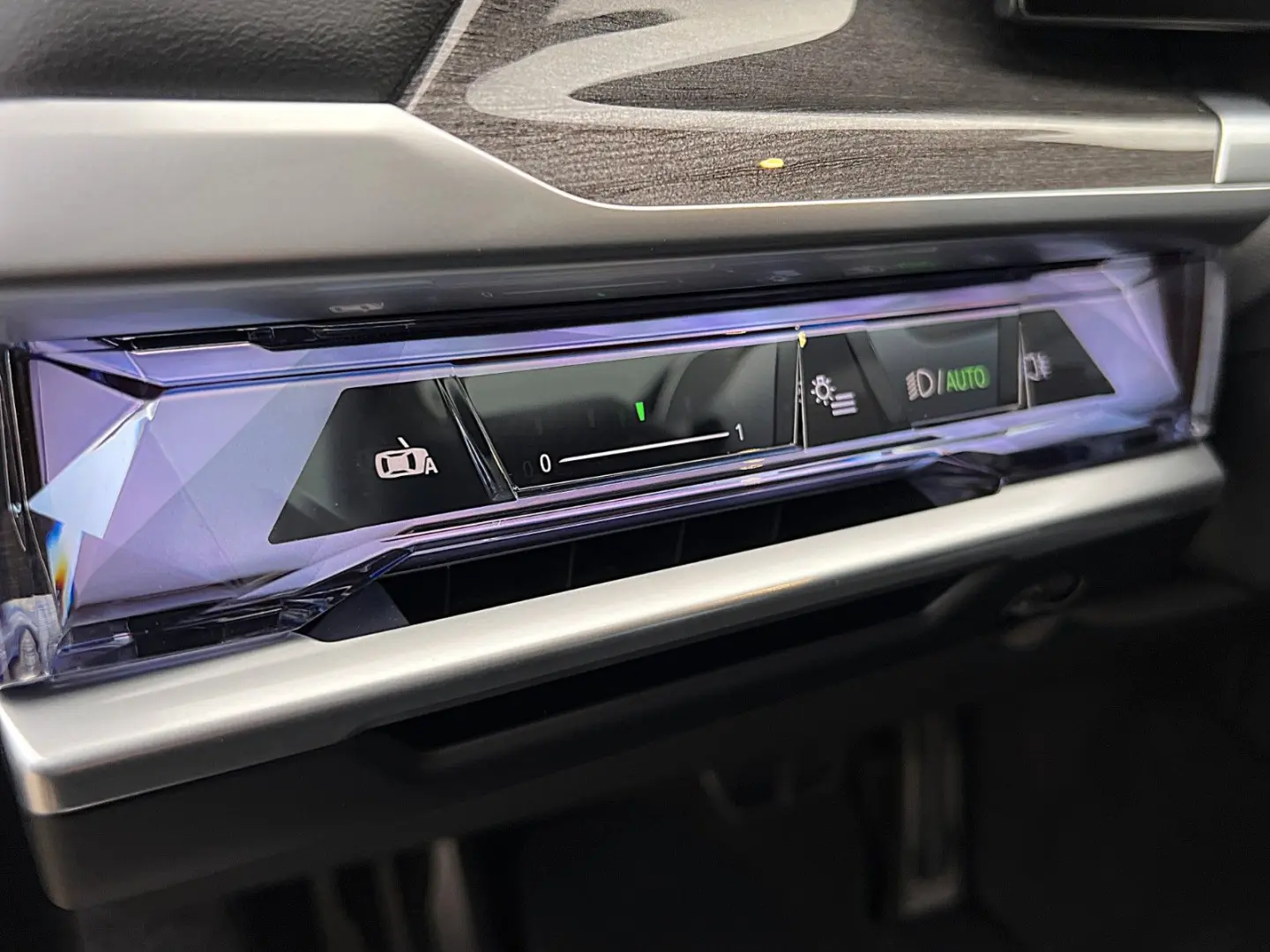 i7 xDrive M70 Integral Pano Sky TV B&W Sitzbelüf