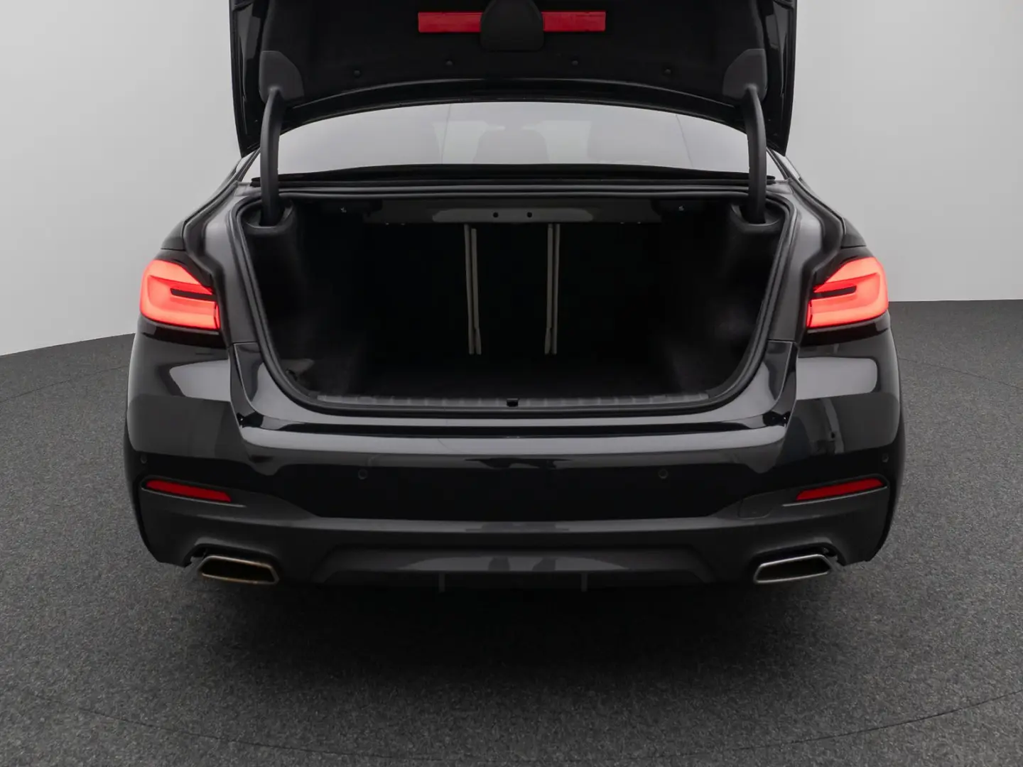 540i xD M Sport Glasdach Kamera HUD DAB H K 19