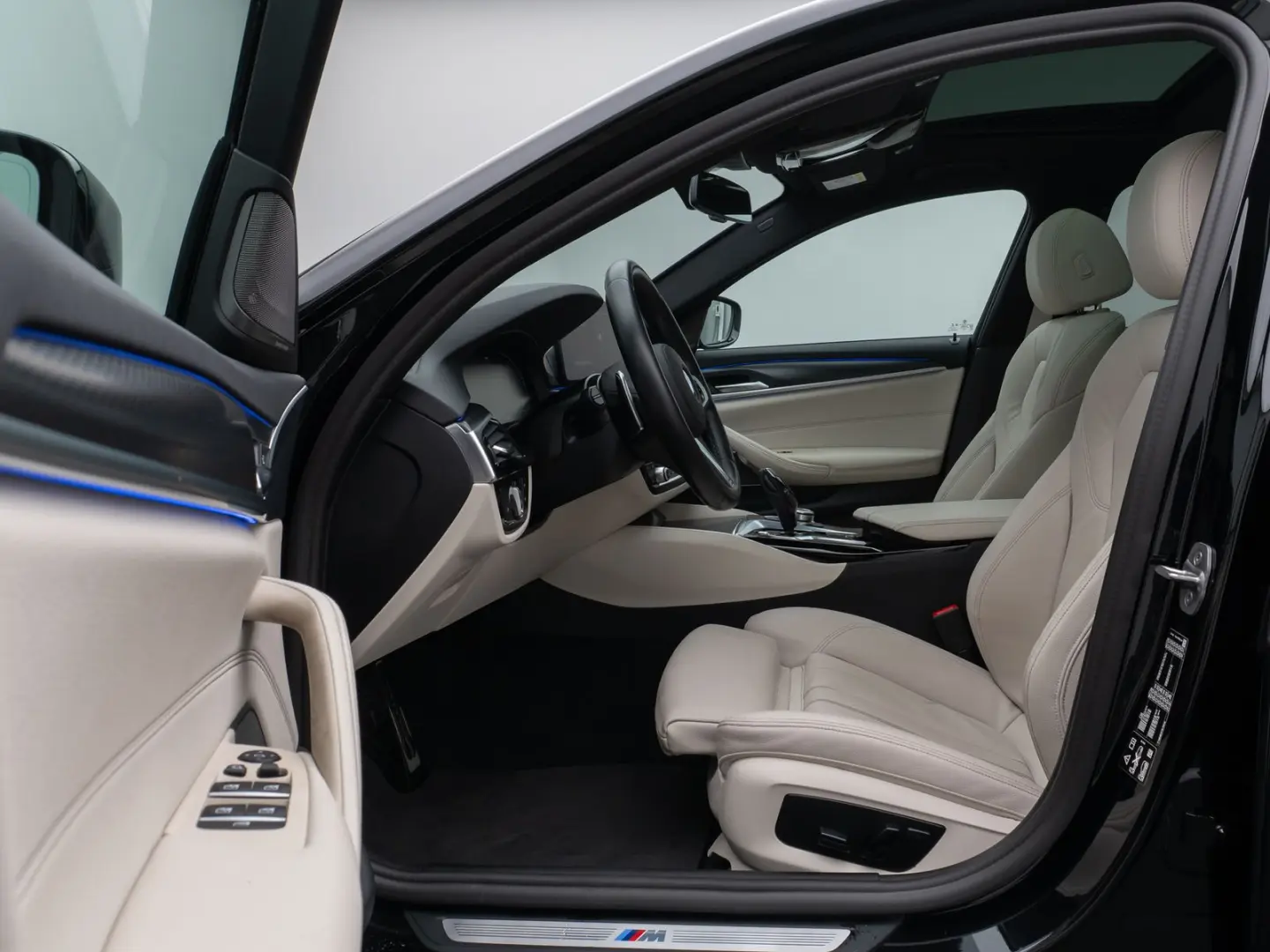 540i xD M Sport Glasdach Kamera HUD DAB H K 19