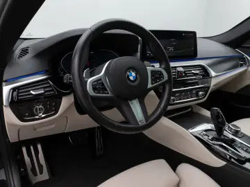 540i xD M Sport Glasdach Kamera HUD DAB H K 19