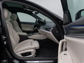 540i xD M Sport Glasdach Kamera HUD DAB H K 19