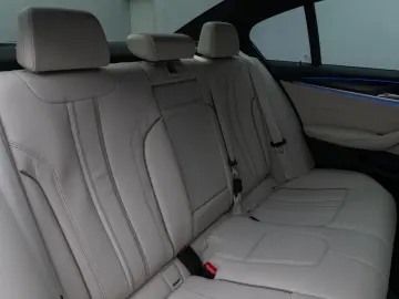 540i xD M Sport Glasdach Kamera HUD DAB H K 19