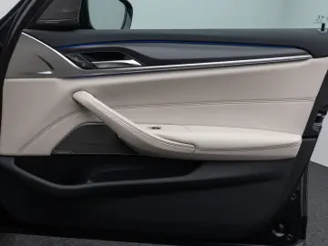 540i xD M Sport Glasdach Kamera HUD DAB H K 19