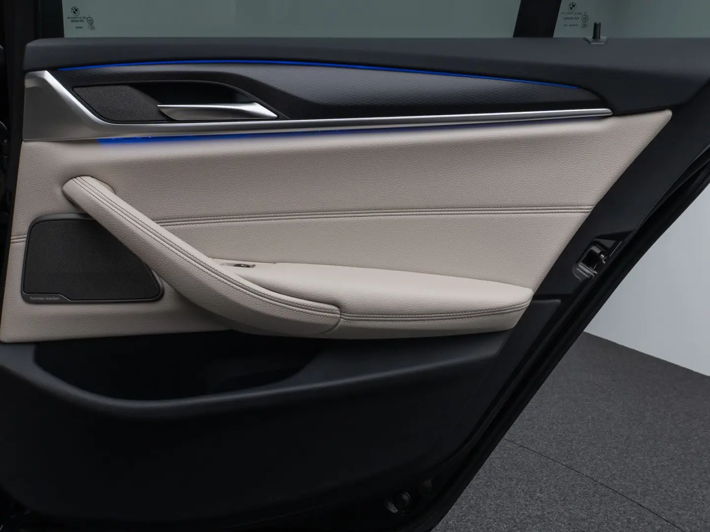 540i xD M Sport Glasdach Kamera HUD DAB H K 19