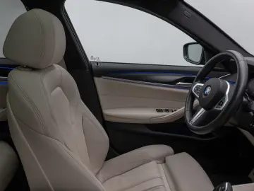 540i xD M Sport Glasdach Kamera HUD DAB H K 19