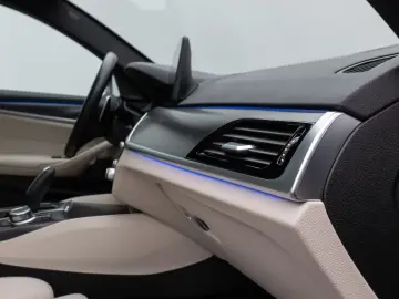 540i xD M Sport Glasdach Kamera HUD DAB H K 19