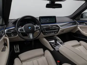 540i xD M Sport Glasdach Kamera HUD DAB H K 19