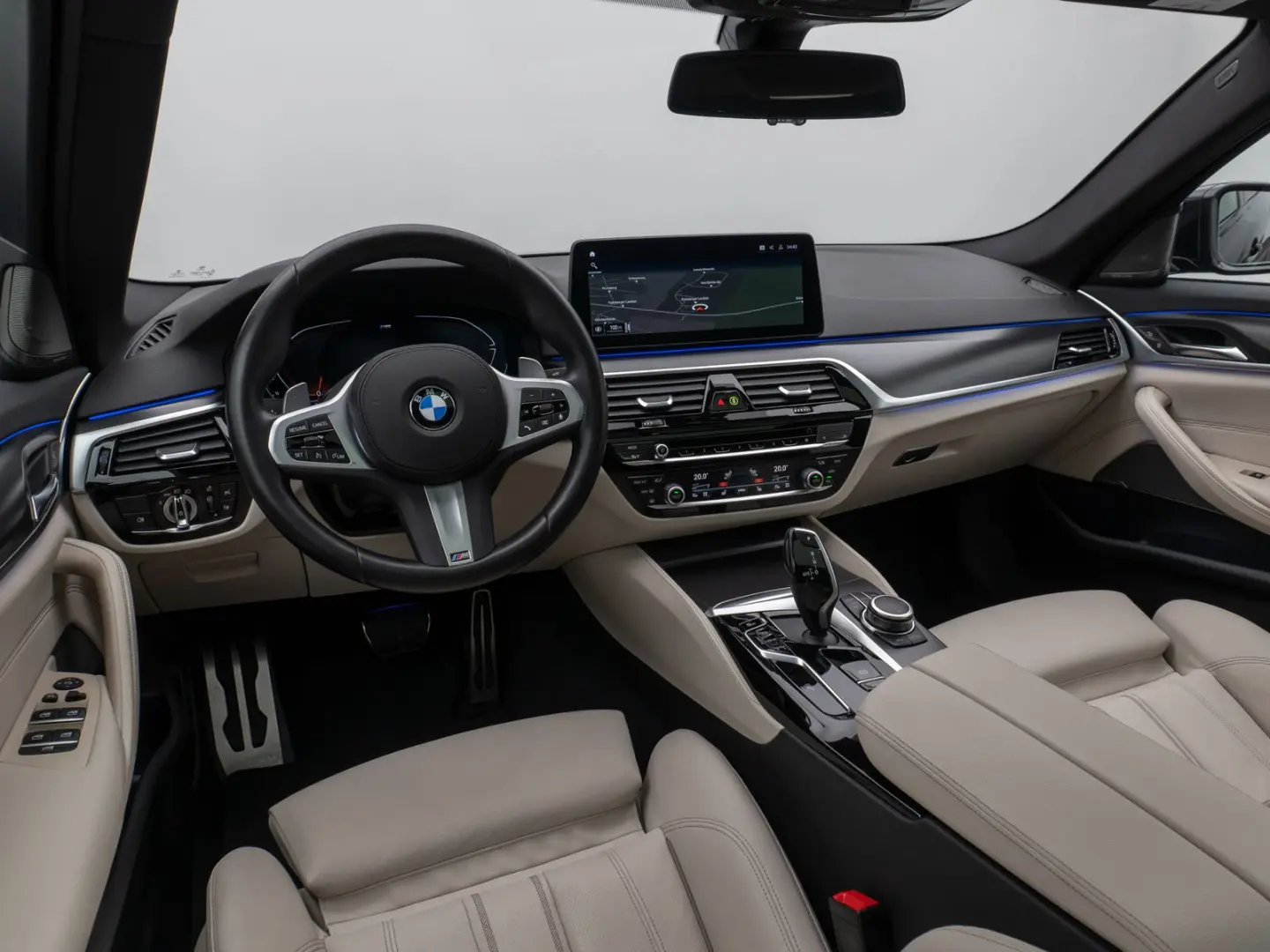 540i xD M Sport Glasdach Kamera HUD DAB H K 19