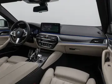 540i xD M Sport Glasdach Kamera HUD DAB H K 19