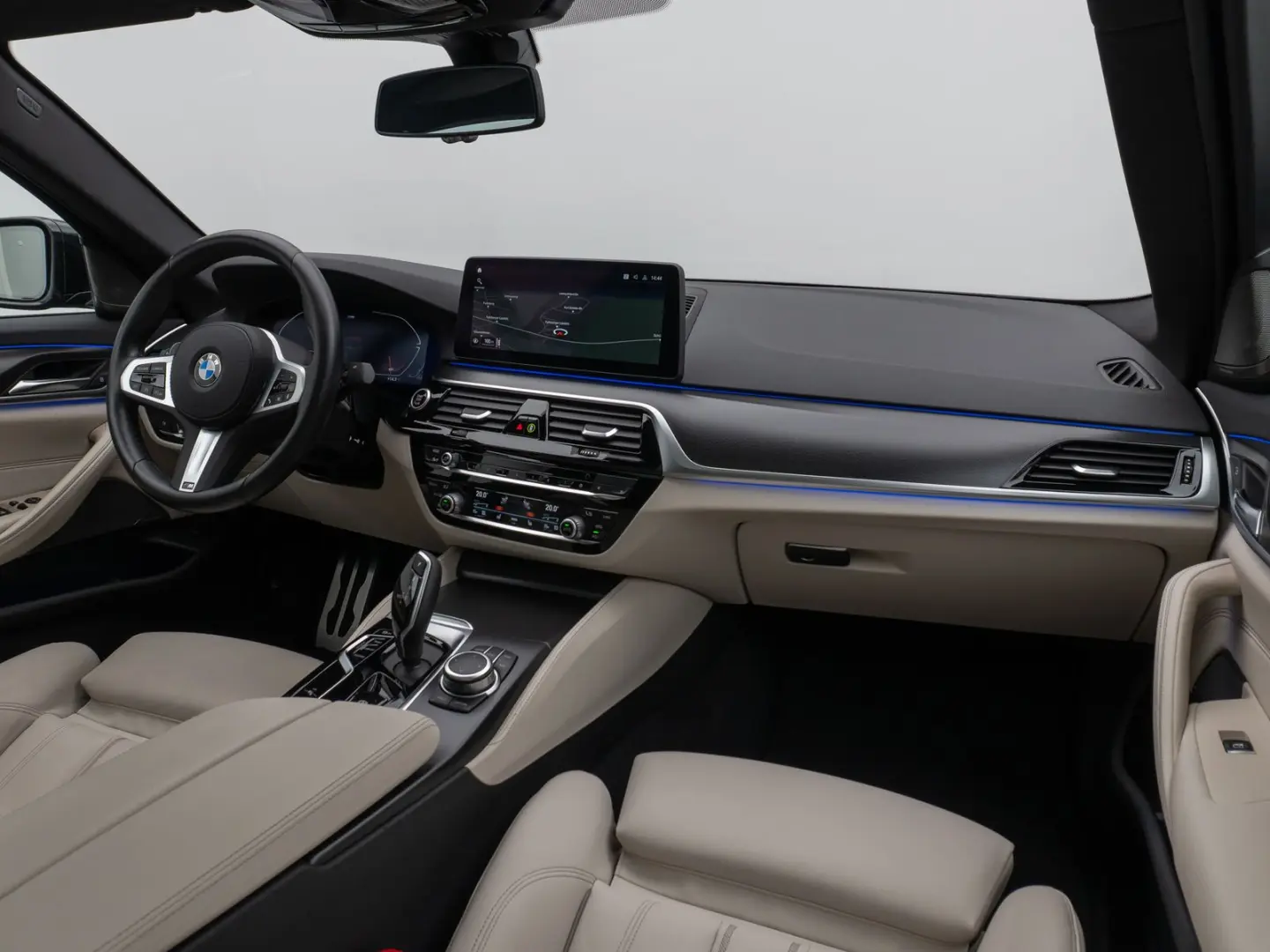 540i xD M Sport Glasdach Kamera HUD DAB H K 19