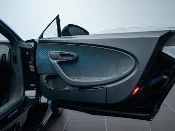 Chiron Pur Sport 1of60 SKY VIEW