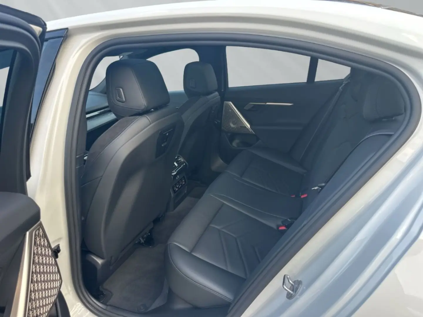 520 i M Sport Limousine Panorama B&W Memory LED