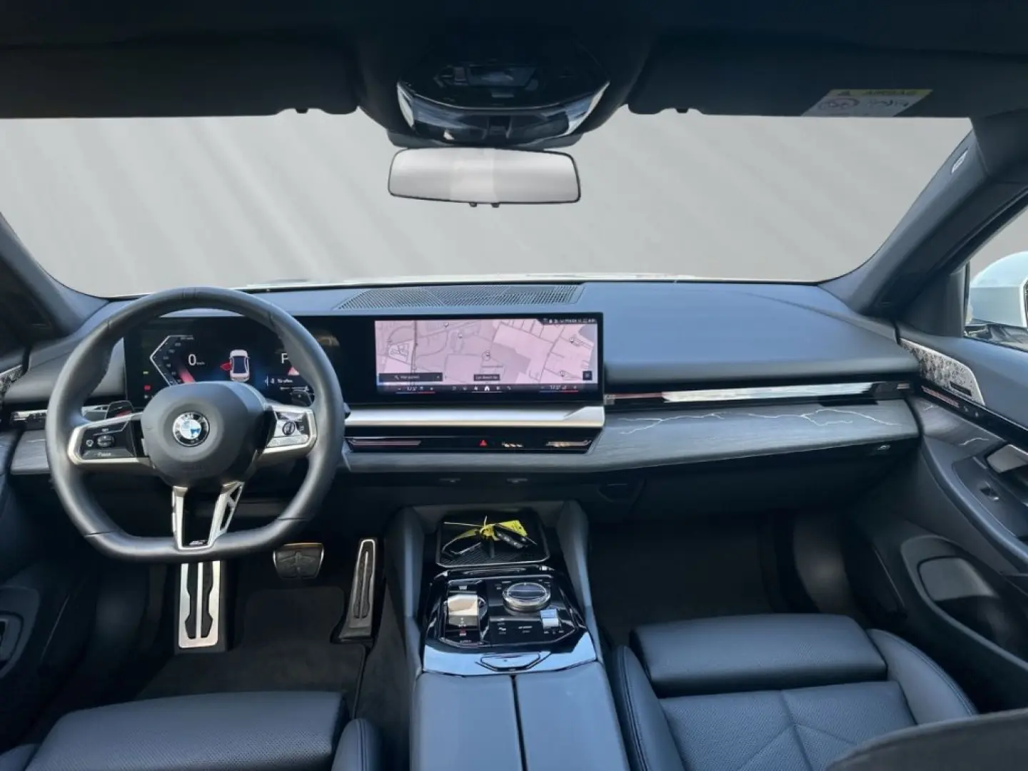 520 i M Sport Limousine Panorama B&W Memory LED