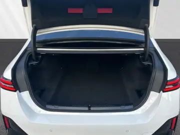 520 i M Sport Limousine Panorama B&W Memory LED