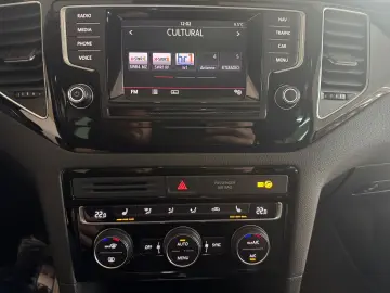 VW Golf Sportsvan Highline 1.4TSI DSG