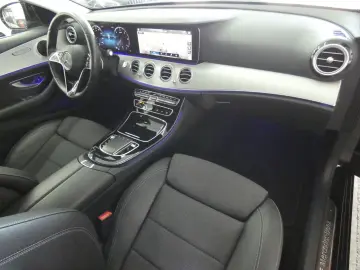 E 220 d AVANTGARDE MBUX NAVI LED KAMERA CARPLAY