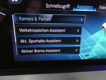 E 220 d AVANTGARDE MBUX NAVI LED KAMERA CARPLAY