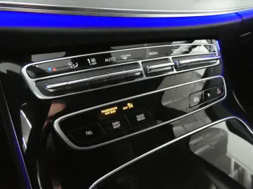 E 220 d AVANTGARDE MBUX NAVI LED KAMERA CARPLAY