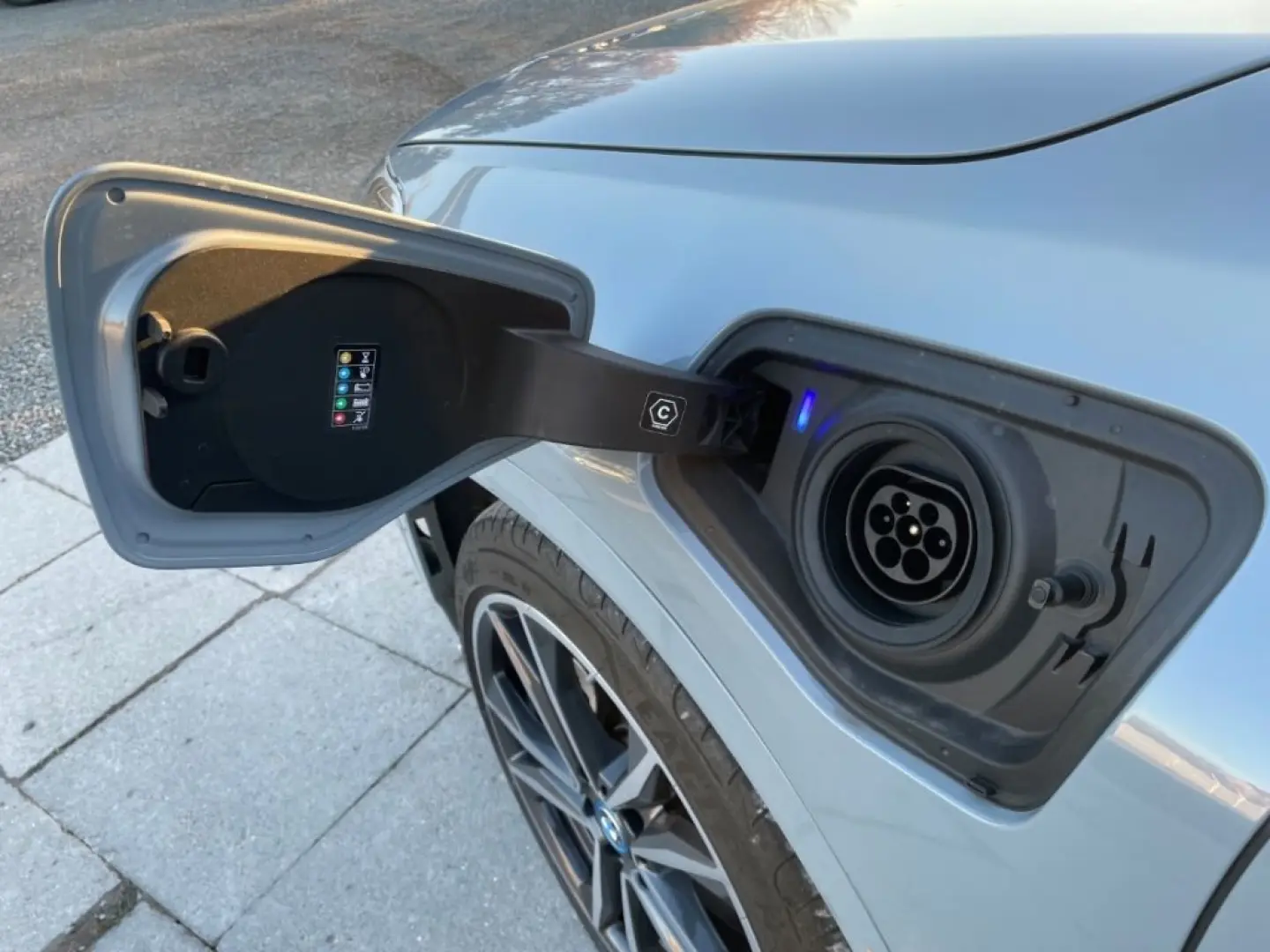 X2 xDrive 25 e M Sport R-Kamera Glasdach Head-Up