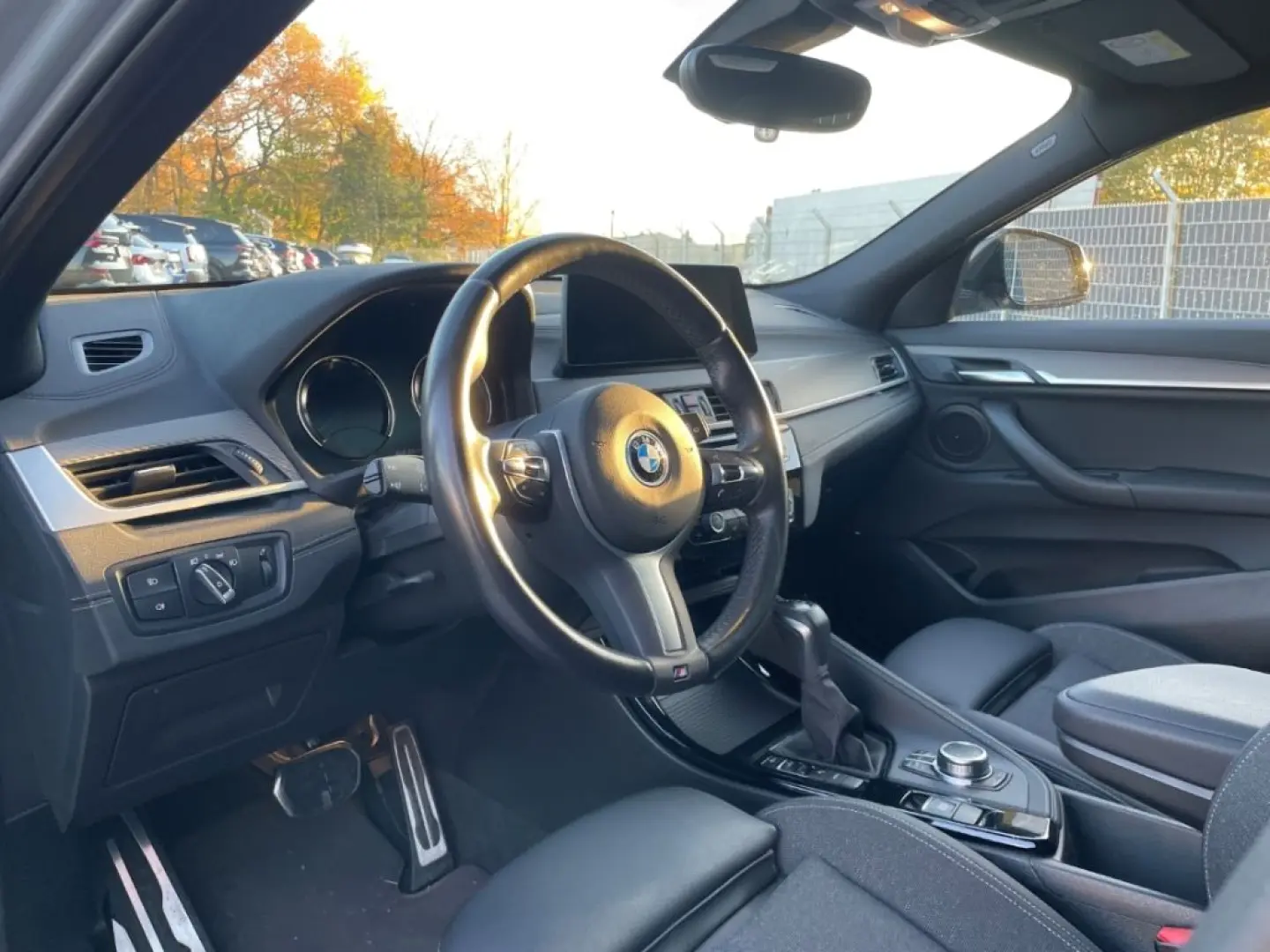 X2 xDrive 25 e M Sport R-Kamera Glasdach Head-Up