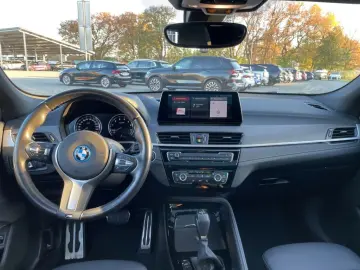 X2 xDrive 25 e M Sport R-Kamera Glasdach Head-Up