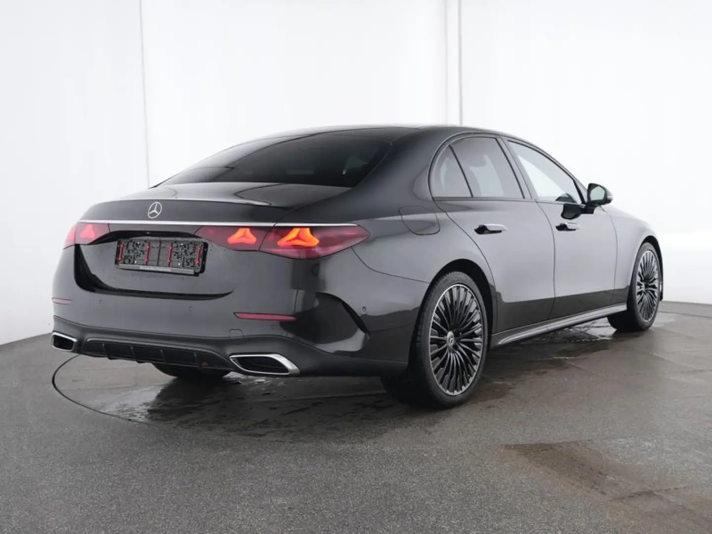 E 220 d AMG Night 20 Pano Burm4D DISTR 360 KeyGo