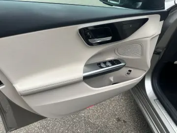 C 200 d Lim Avantgarde AHK LED Highbeam SHZ Lane