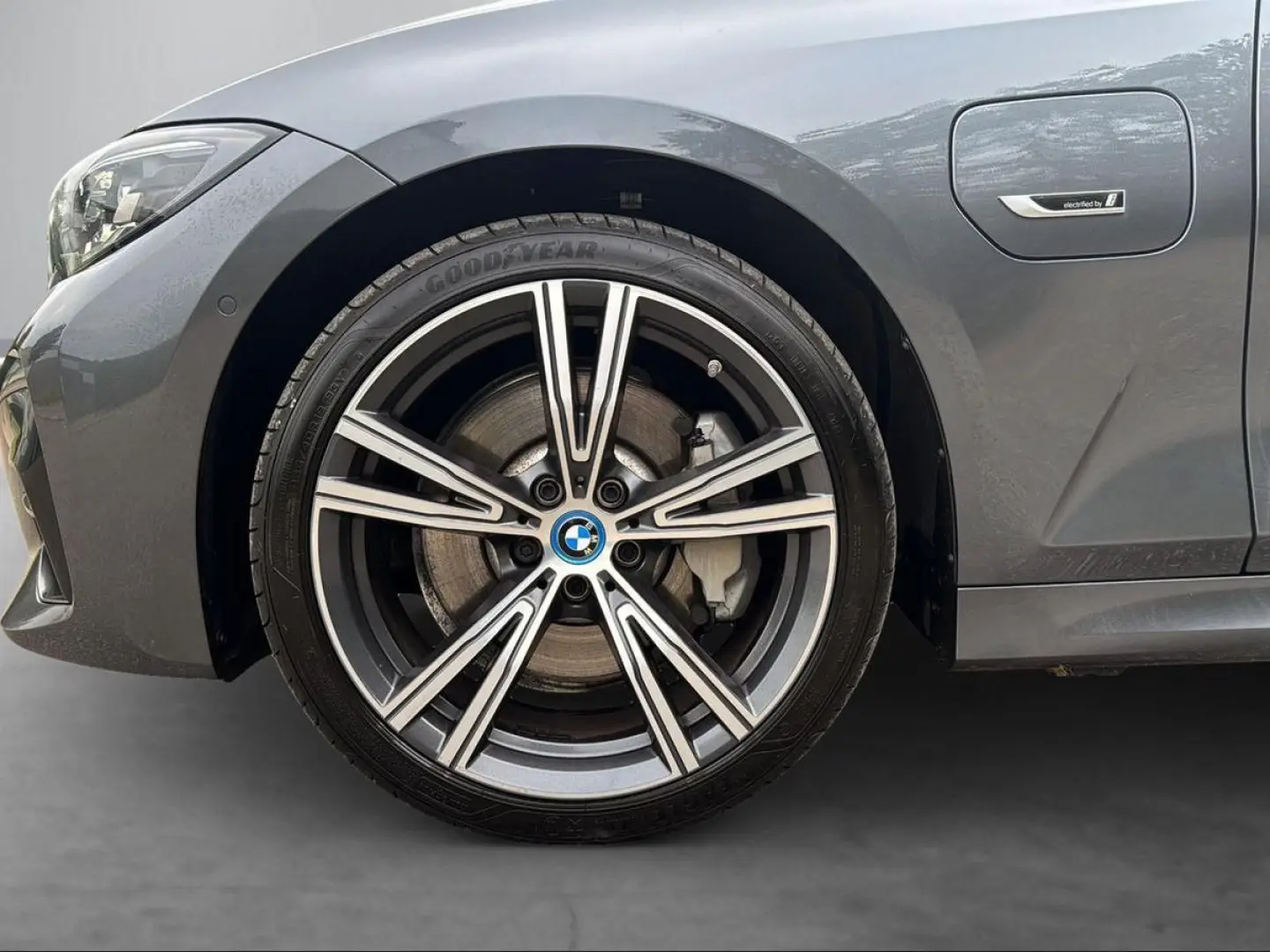 330 330 e M Sport Metallic