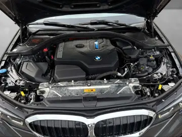 330 330 e M Sport Metallic