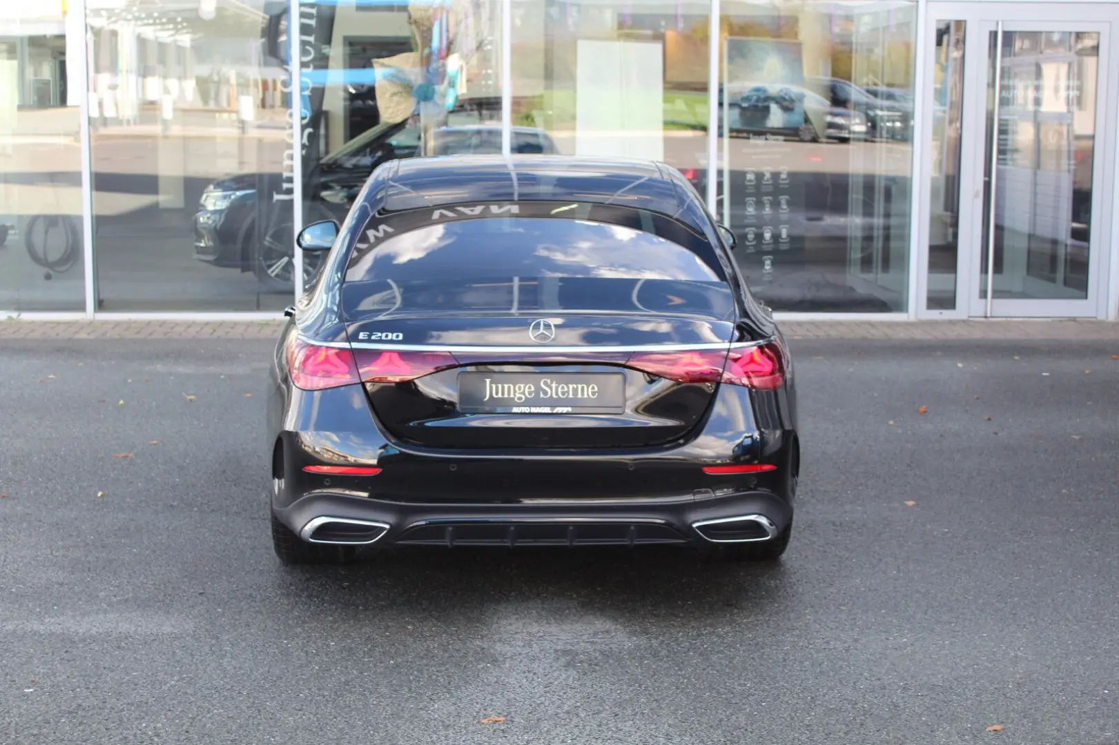 E 200 AMG NIGHT LED NAVI KAMERA TOTWINKELA. DAB