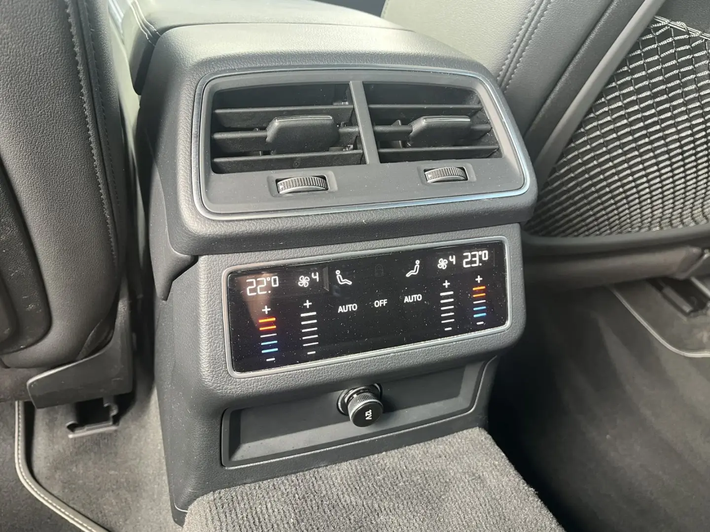 A6 Limousine 40 TDI S line AHK Navi LED Tour