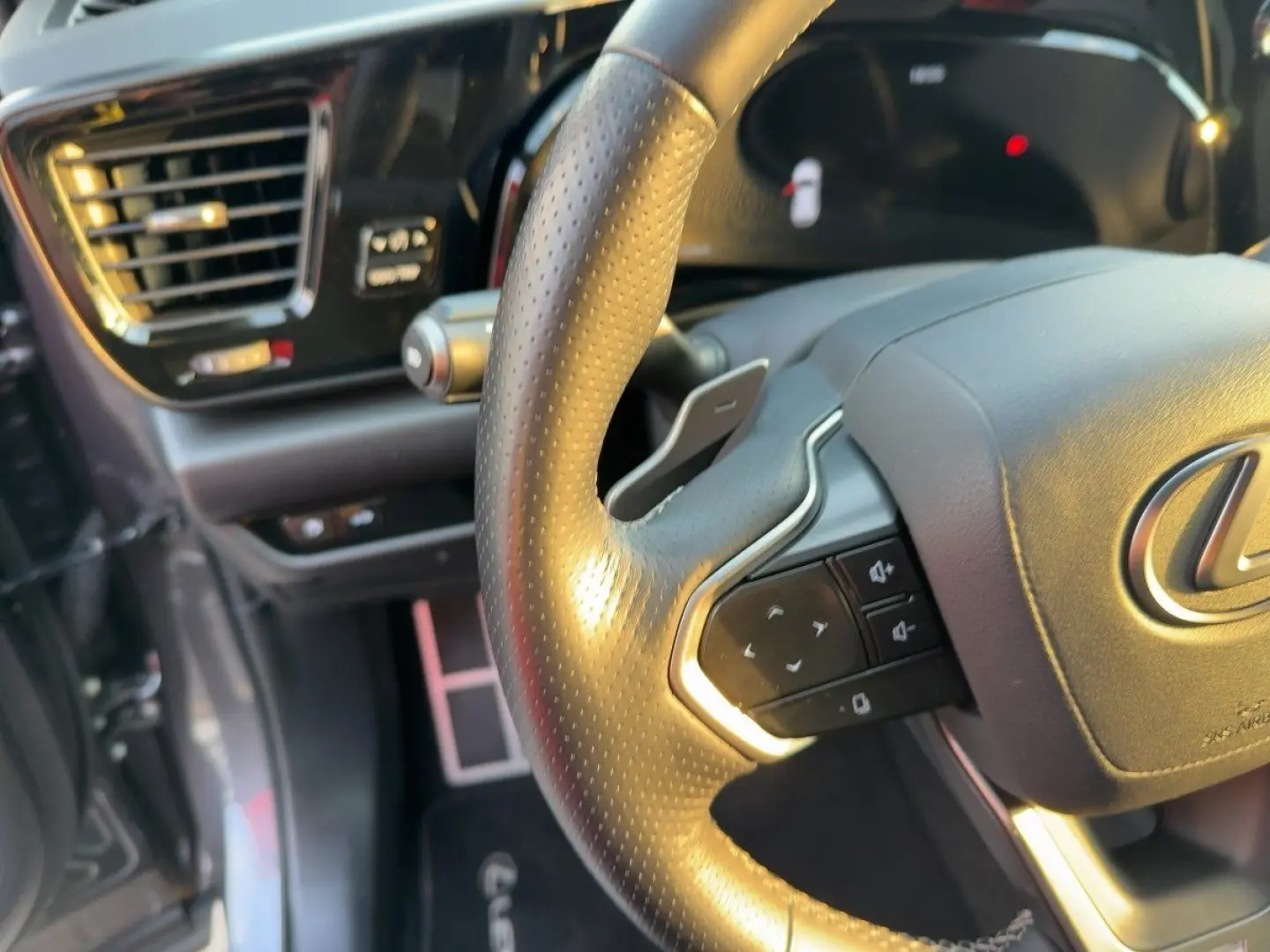 NX 450h  F Sport HUD  4xSHZ  DynLi  Leder