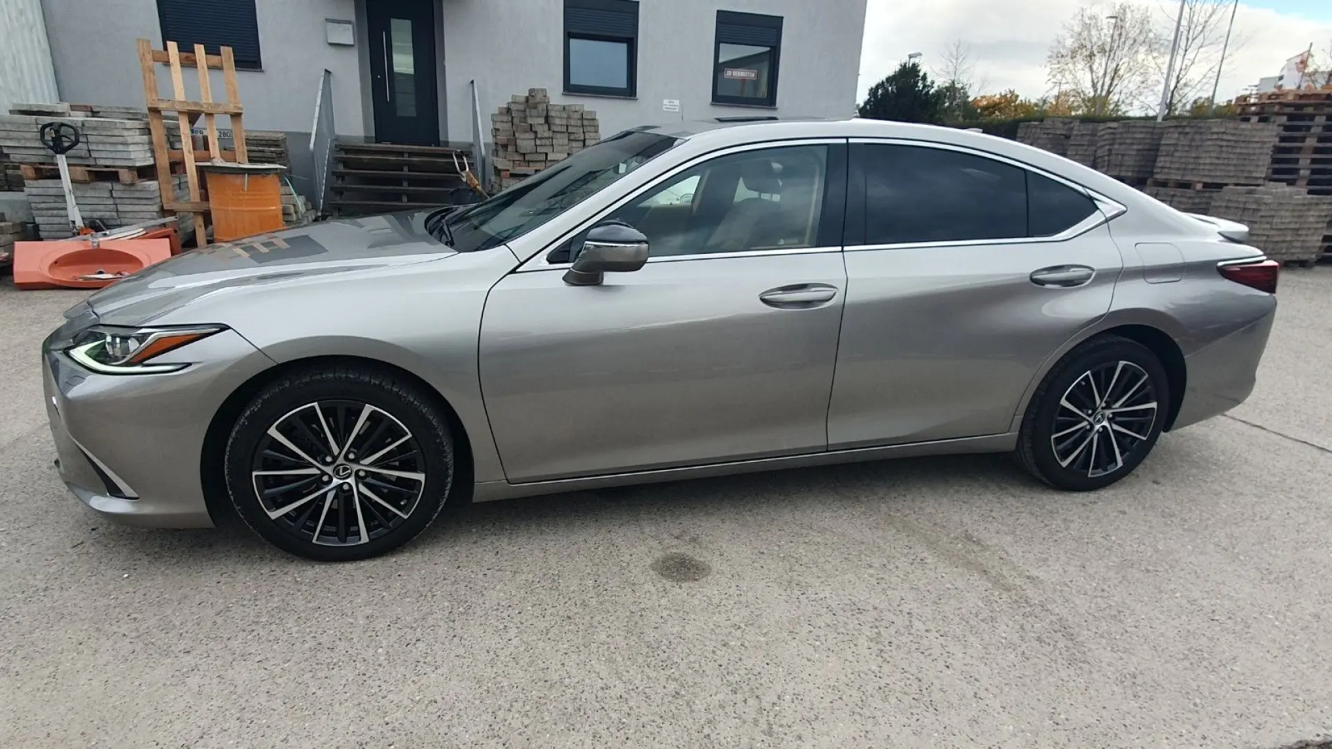 ES 300  Leder  Pano  Sitzbelüftung  Lenkradheizu