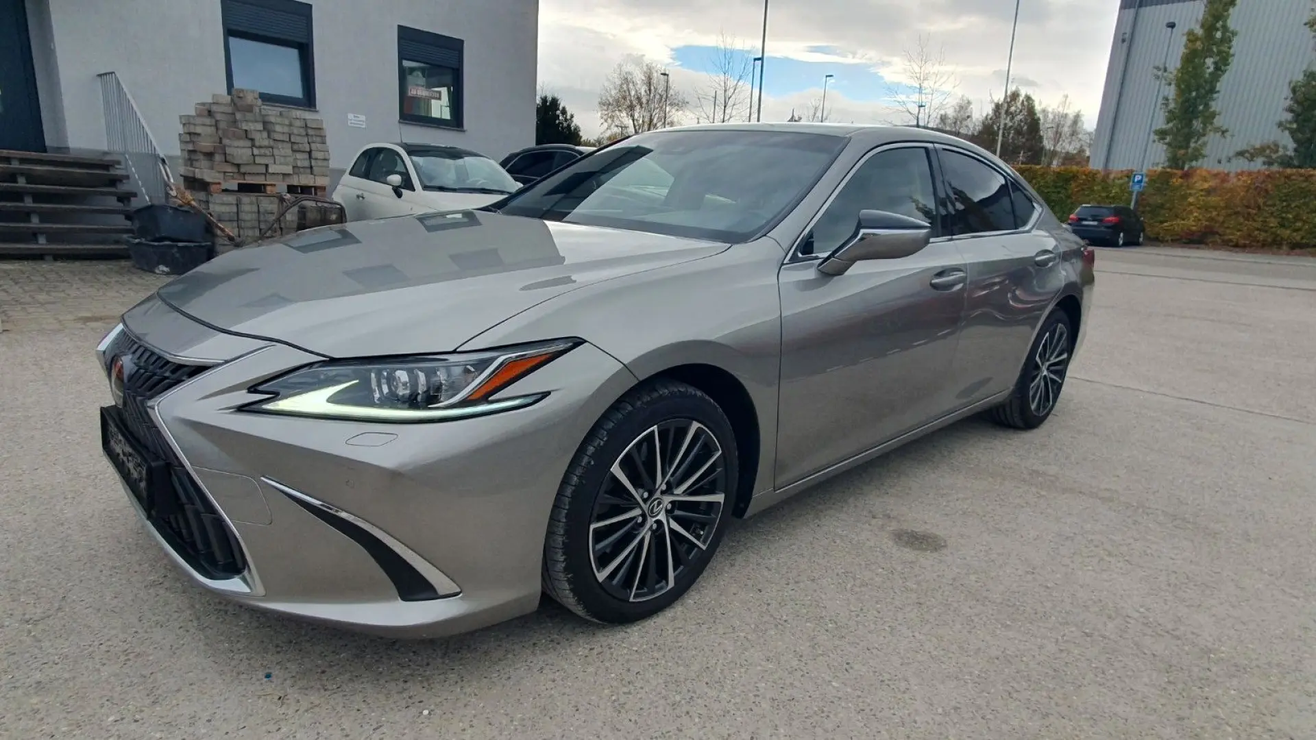 ES 300  Leder  Pano  Sitzbelüftung  Lenkradheizu