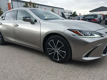 ES 300  Leder  Pano  Sitzbelüftung  Lenkradheizu