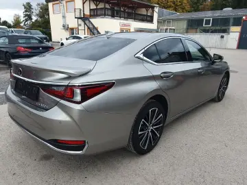 ES 300  Leder  Pano  Sitzbelüftung  Lenkradheizu