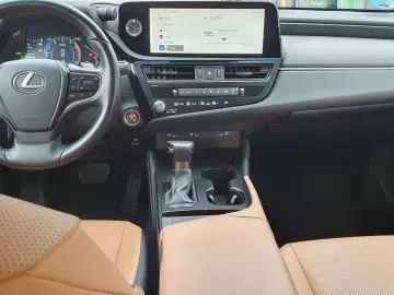 ES 300  Leder  Pano  Sitzbelüftung  Lenkradheizu