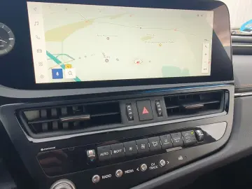 ES 300  Leder  Pano  Sitzbelüftung  Lenkradheizu