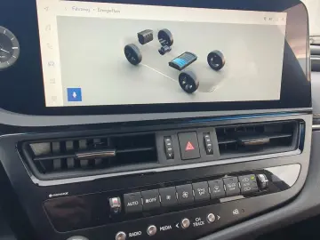 ES 300  Leder  Pano  Sitzbelüftung  Lenkradheizu