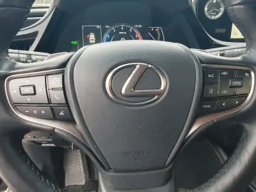 ES 300  Leder  Pano  Sitzbelüftung  Lenkradheizu